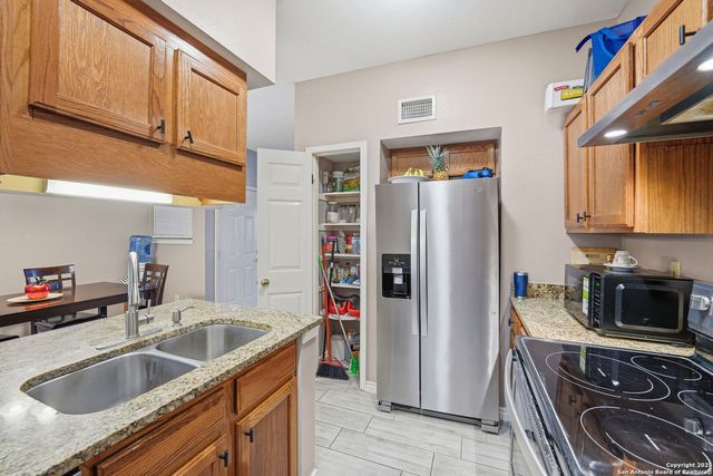 8655 Datapoint Dr Apt 505, San Antonio, TX 78229