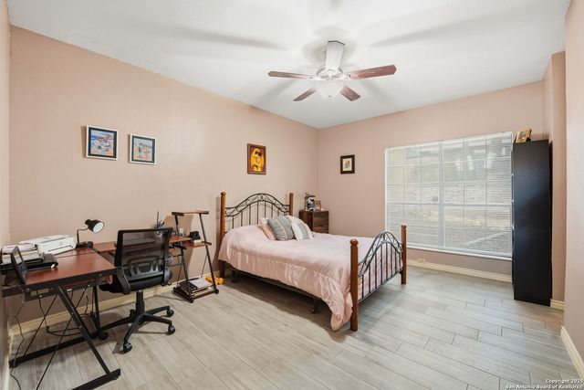 8655 Datapoint Dr Apt 505, San Antonio, TX 78229