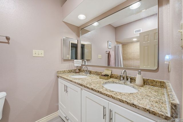 8655 Datapoint Dr Apt 505, San Antonio, TX 78229