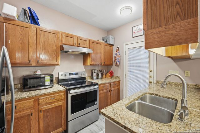 8655 Datapoint Dr Apt 505, San Antonio, TX 78229