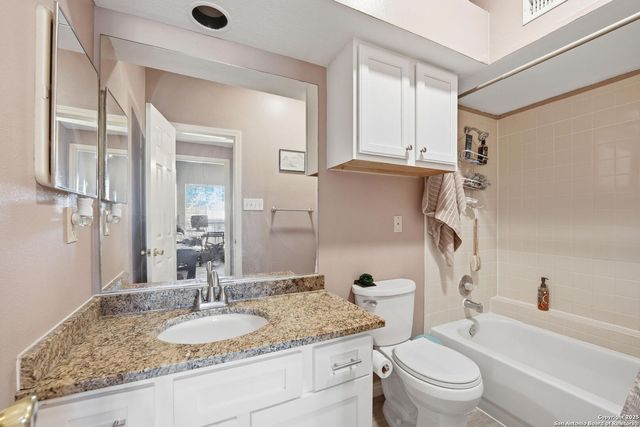 8655 Datapoint Dr Apt 505, San Antonio, TX 78229