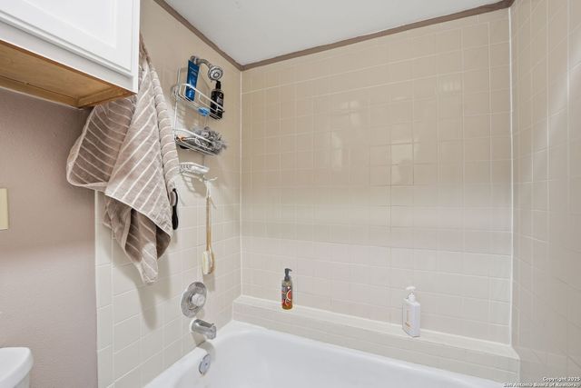 8655 Datapoint Dr Apt 505, San Antonio, TX 78229