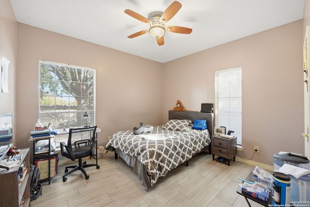 8655 Datapoint Dr Apt 505, San Antonio, TX 78229