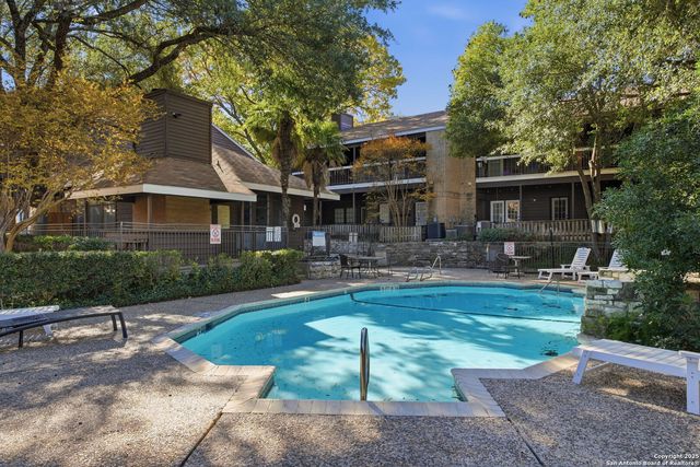 8655 Datapoint Dr Apt 505, San Antonio, TX 78229