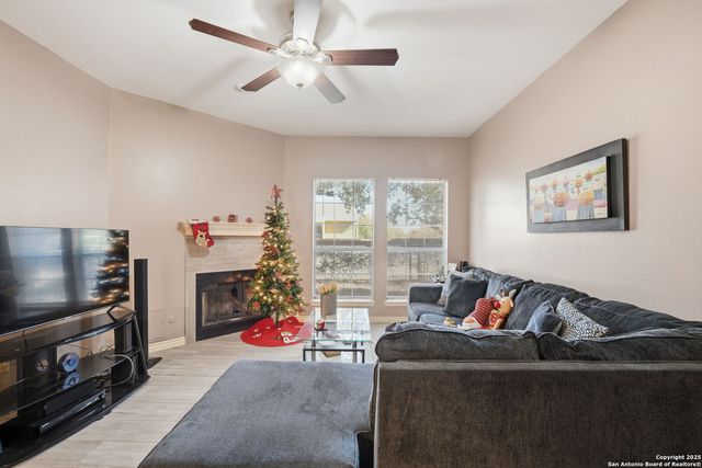 8655 Datapoint Dr Apt 505, San Antonio, TX 78229