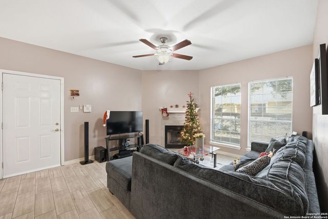 8655 Datapoint Dr Apt 505, San Antonio, TX 78229