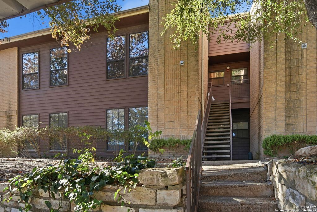 8655 Datapoint Dr Apt 505, San Antonio, TX 78229