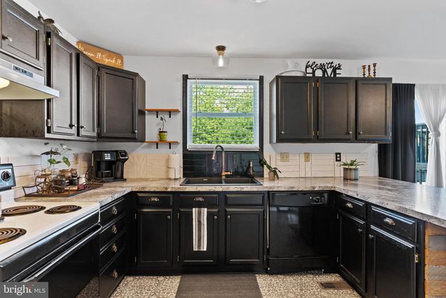 278 CHARTWOOD DR, Harrisburg, PA 17111