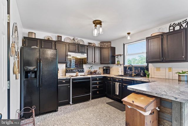 278 CHARTWOOD DR, Harrisburg, PA 17111