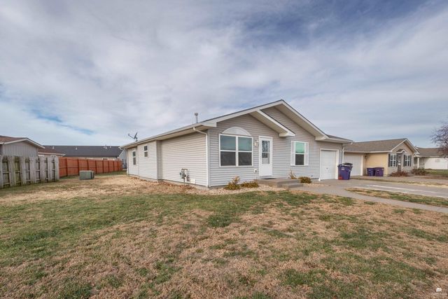 2725 Brookville Drive, Manhattan, KS 66502