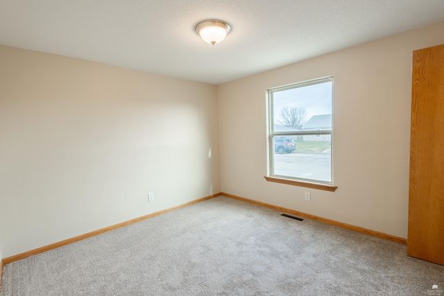 2725 Brookville Drive, Manhattan, KS 66502