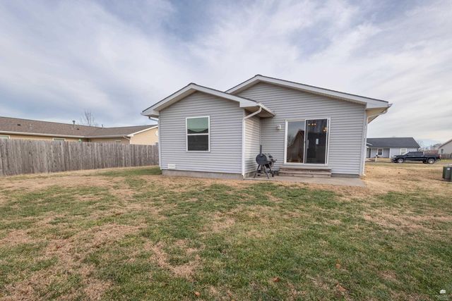 2725 Brookville Drive, Manhattan, KS 66502
