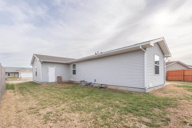 2725 Brookville Drive, Manhattan, KS 66502