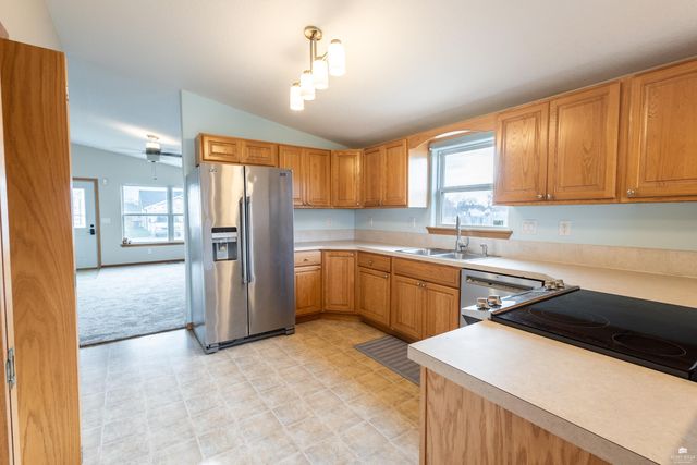 2725 Brookville Drive, Manhattan, KS 66502