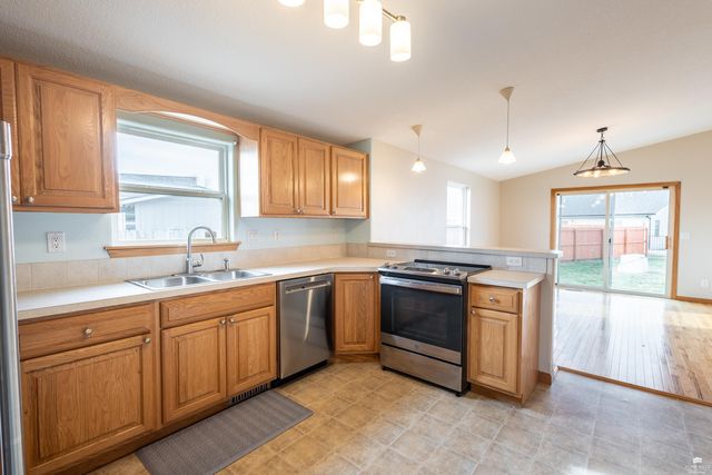 2725 Brookville Drive, Manhattan, KS 66502