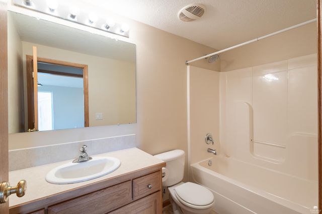 2725 Brookville Drive, Manhattan, KS 66502