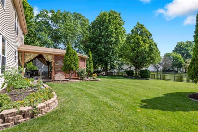 150 N Kingsway Drive, Aurora, IL 60506