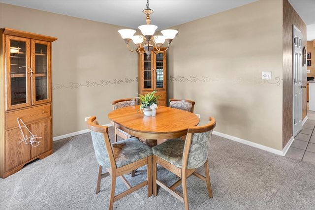 150 N Kingsway Drive, Aurora, IL 60506
