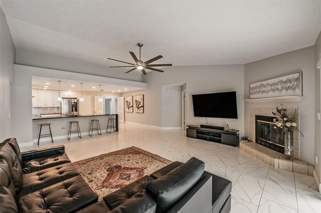 9407 PEBBLE GLEN AVENUE, Tampa, FL 33647