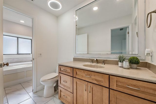 9407 PEBBLE GLEN AVENUE, Tampa, FL 33647