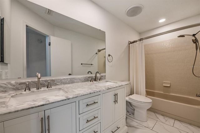 9407 PEBBLE GLEN AVENUE, Tampa, FL 33647