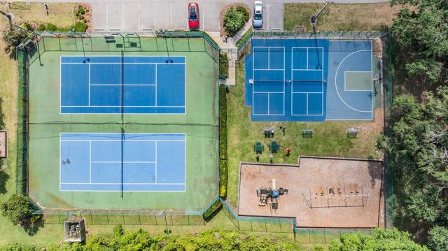 9407 PEBBLE GLEN AVENUE, Tampa, FL 33647