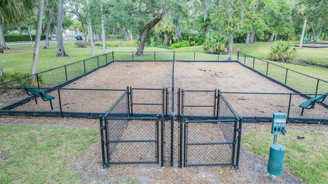 9407 PEBBLE GLEN AVENUE, Tampa, FL 33647