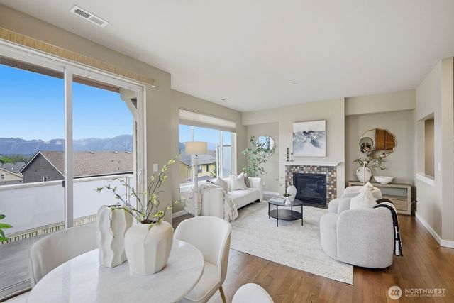 9122 Merritt Avenue SE, Snoqualmie, WA 98065