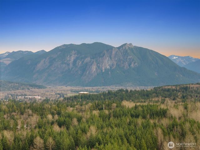 9122 Merritt Avenue SE, Snoqualmie, WA 98065