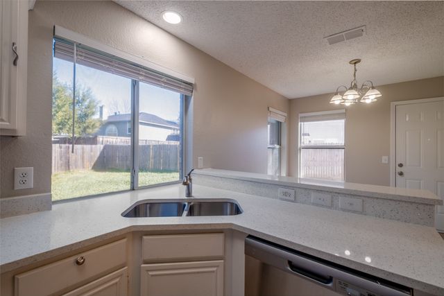 322 Thousand Oaks Drive, Lake Dallas, TX 75065