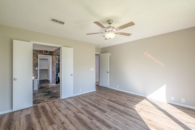 322 Thousand Oaks Drive, Lake Dallas, TX 75065