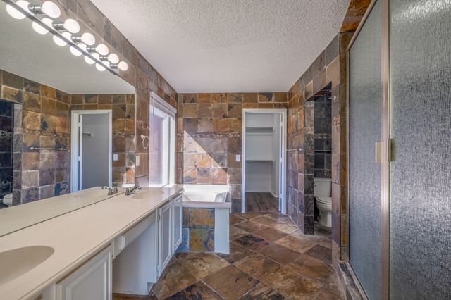 322 Thousand Oaks Drive, Lake Dallas, TX 75065