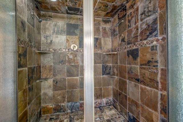 322 Thousand Oaks Drive, Lake Dallas, TX 75065