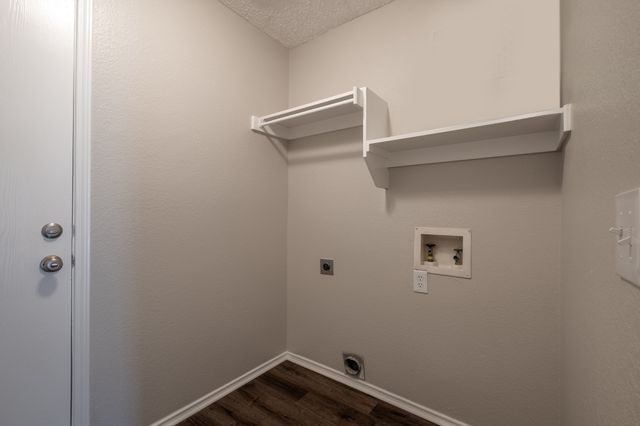 322 Thousand Oaks Drive, Lake Dallas, TX 75065