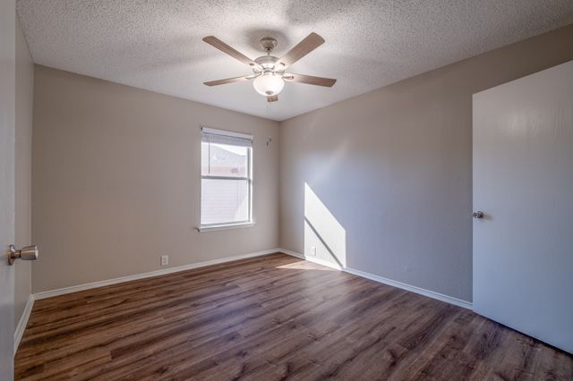 322 Thousand Oaks Drive, Lake Dallas, TX 75065