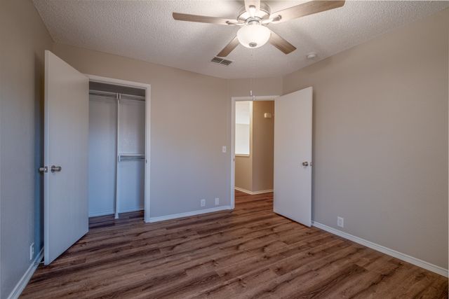 322 Thousand Oaks Drive, Lake Dallas, TX 75065