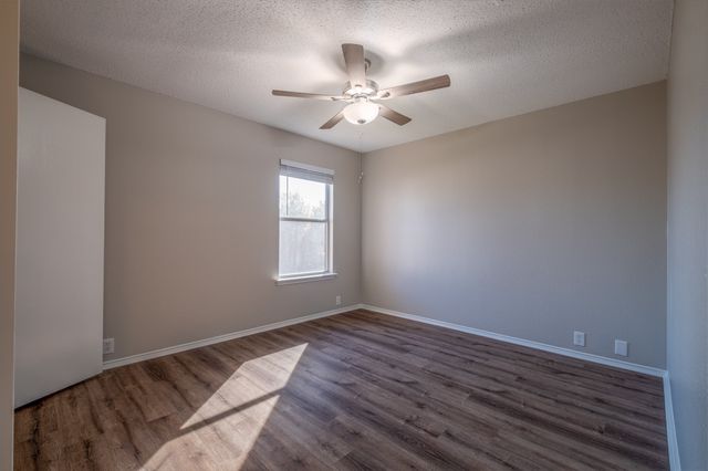 322 Thousand Oaks Drive, Lake Dallas, TX 75065