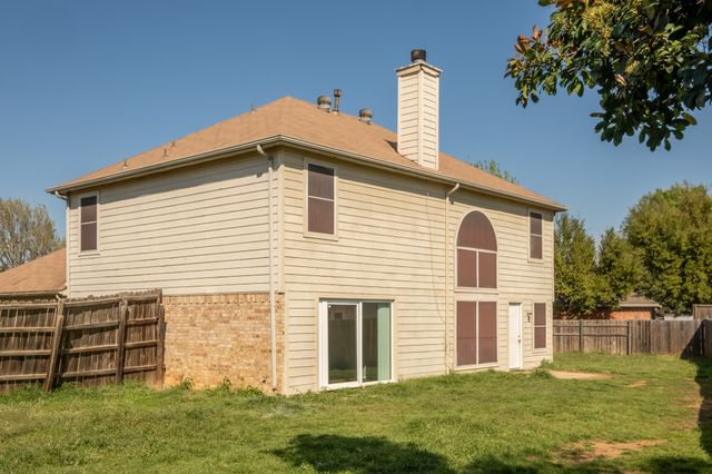 322 Thousand Oaks Drive, Lake Dallas, TX 75065