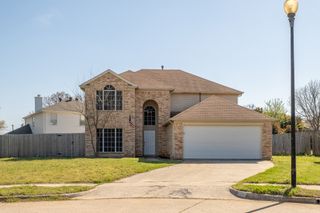 322 Thousand Oaks Drive, Lake Dallas, TX 75065