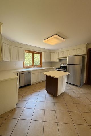 14 White Road 0, Braintree, MA 02184