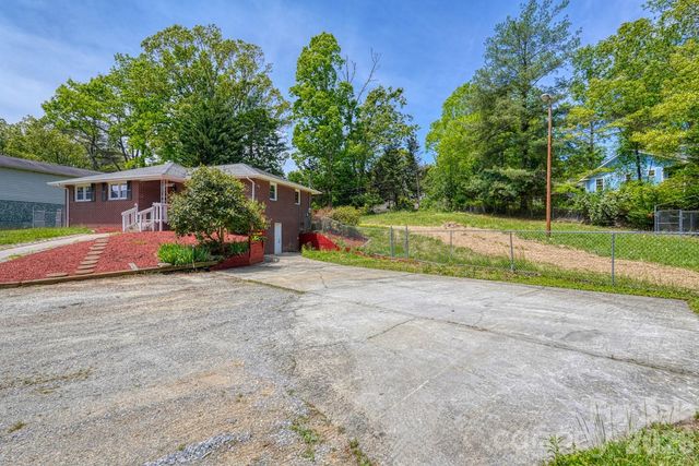 509 Brookside Camp Road, Hendersonville, NC 28792