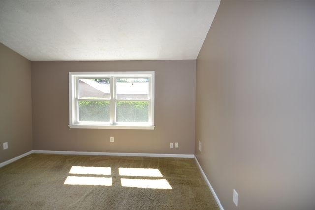 31 East Bluff Rd 31, Ashland, MA 01721