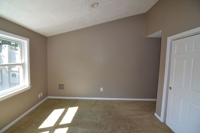 31 East Bluff Rd 31, Ashland, MA 01721