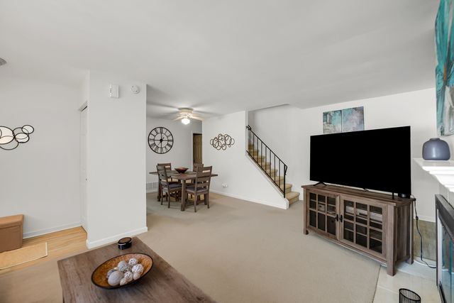 2442 Brunswick Circle 4D, Woodridge, IL 60517