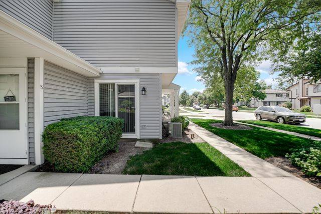 2442 Brunswick Circle 4D, Woodridge, IL 60517