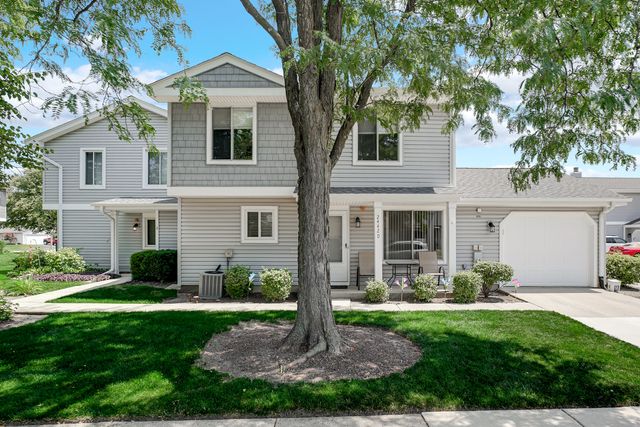 2442 Brunswick Circle 4D, Woodridge, IL 60517