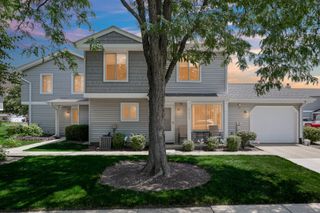 2442 Brunswick Circle 4D, Woodridge, IL 60517