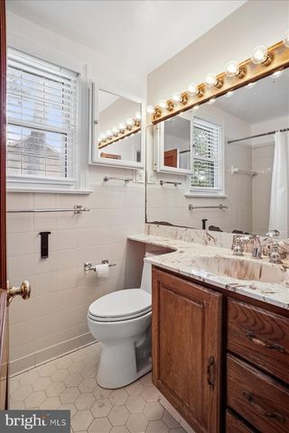 605 N FREDERICK ST, Arlington, VA 22203