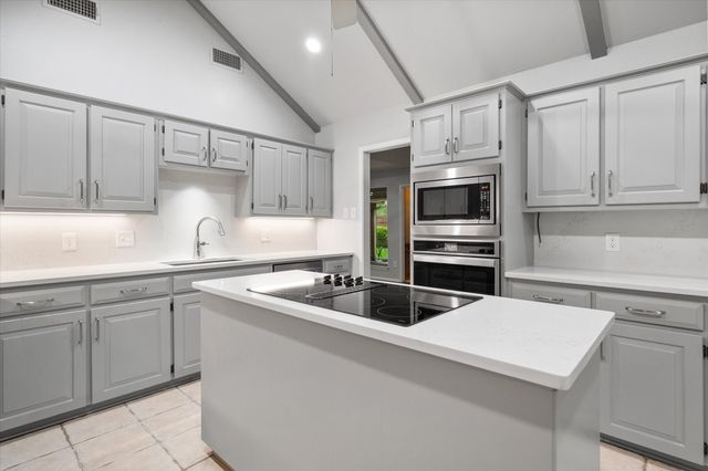 2403 Oak Shadow Court, Arlington, TX 76017