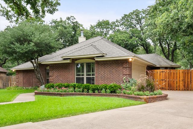 2403 Oak Shadow Court, Arlington, TX 76017